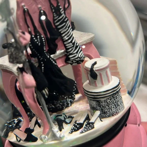 Victoria's Secret Vintage Musical Globe - Picture 6 of 17